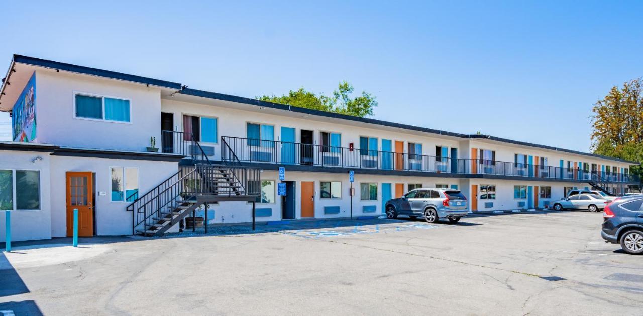 Tradewinds Motel Lakewood Exterior foto